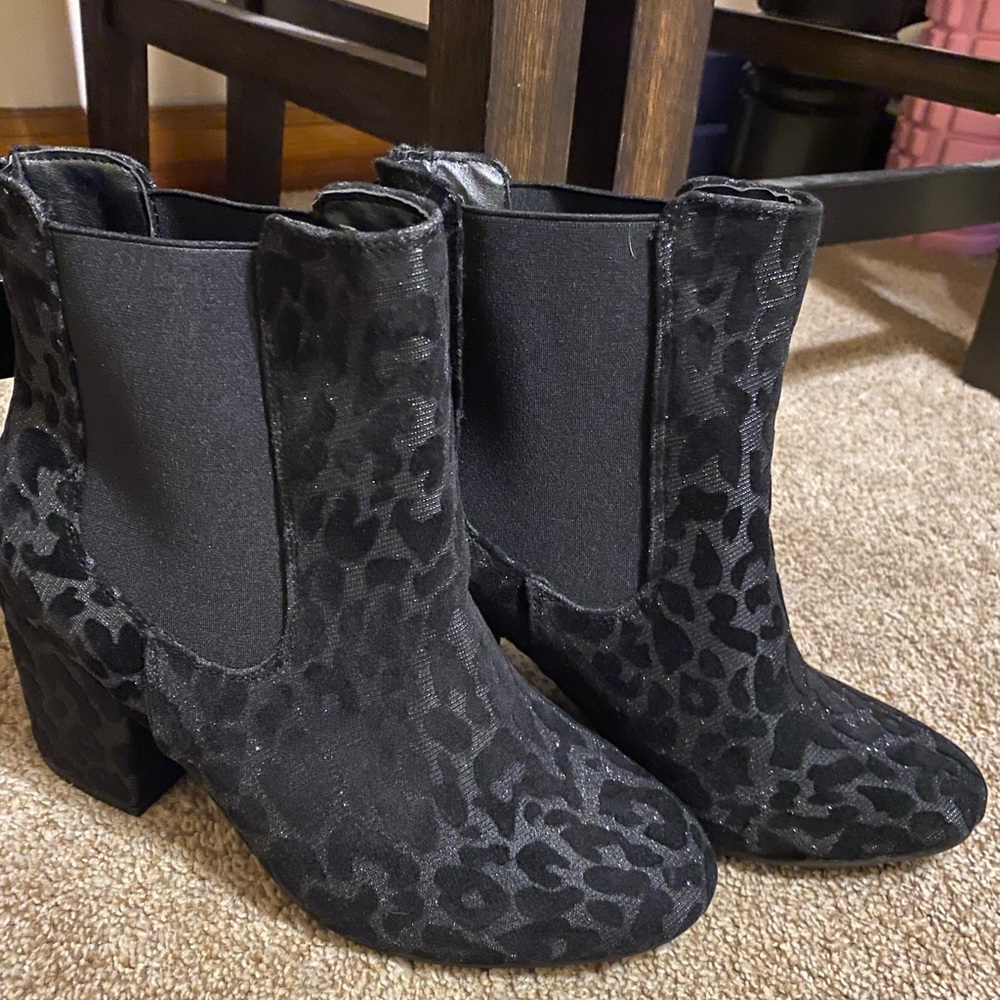 torrid Black Leopard Print Chelsea Heeled Boots